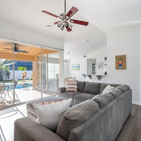 Serene 3-Bedroom Haven Near Sanibel Beach! Cape Coral Exterior photo