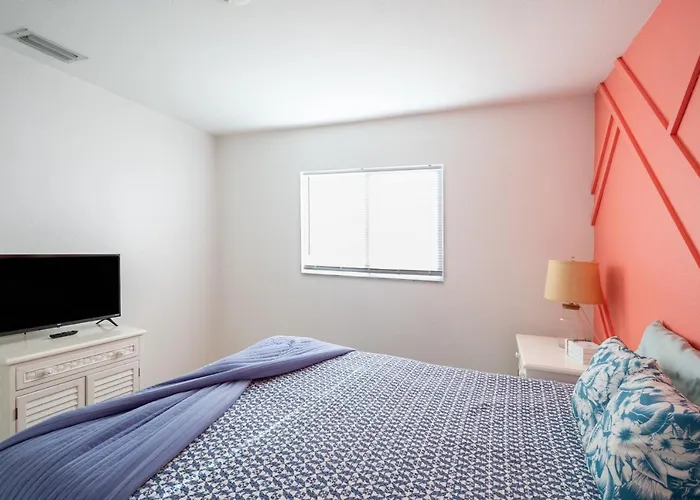 Serene 3-Bedroom Haven Near Sanibel Beach!