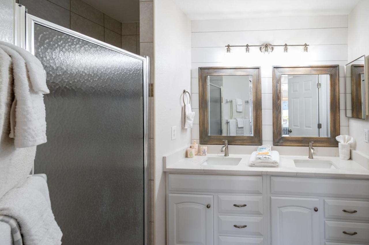 Serene 3-bedroom Haven Near Sanibel Beach! *