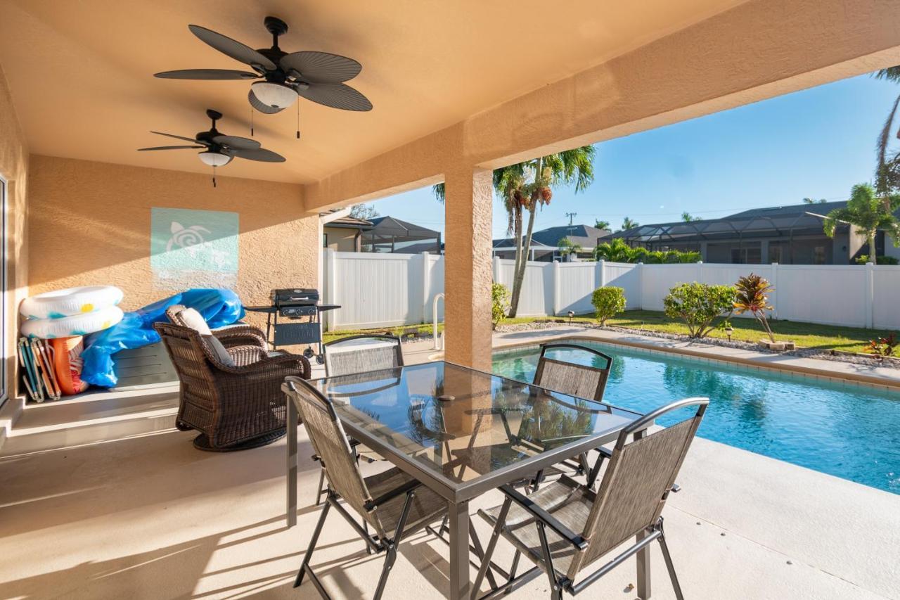 Serene 3-bedroom Haven Near Sanibel Beach! Holiday home Cape Coral