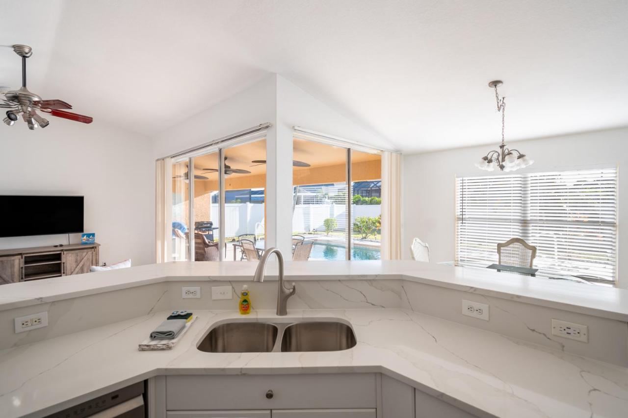 Holiday home Serene 3-bedroom Haven Near Sanibel Beach! Cape Coral