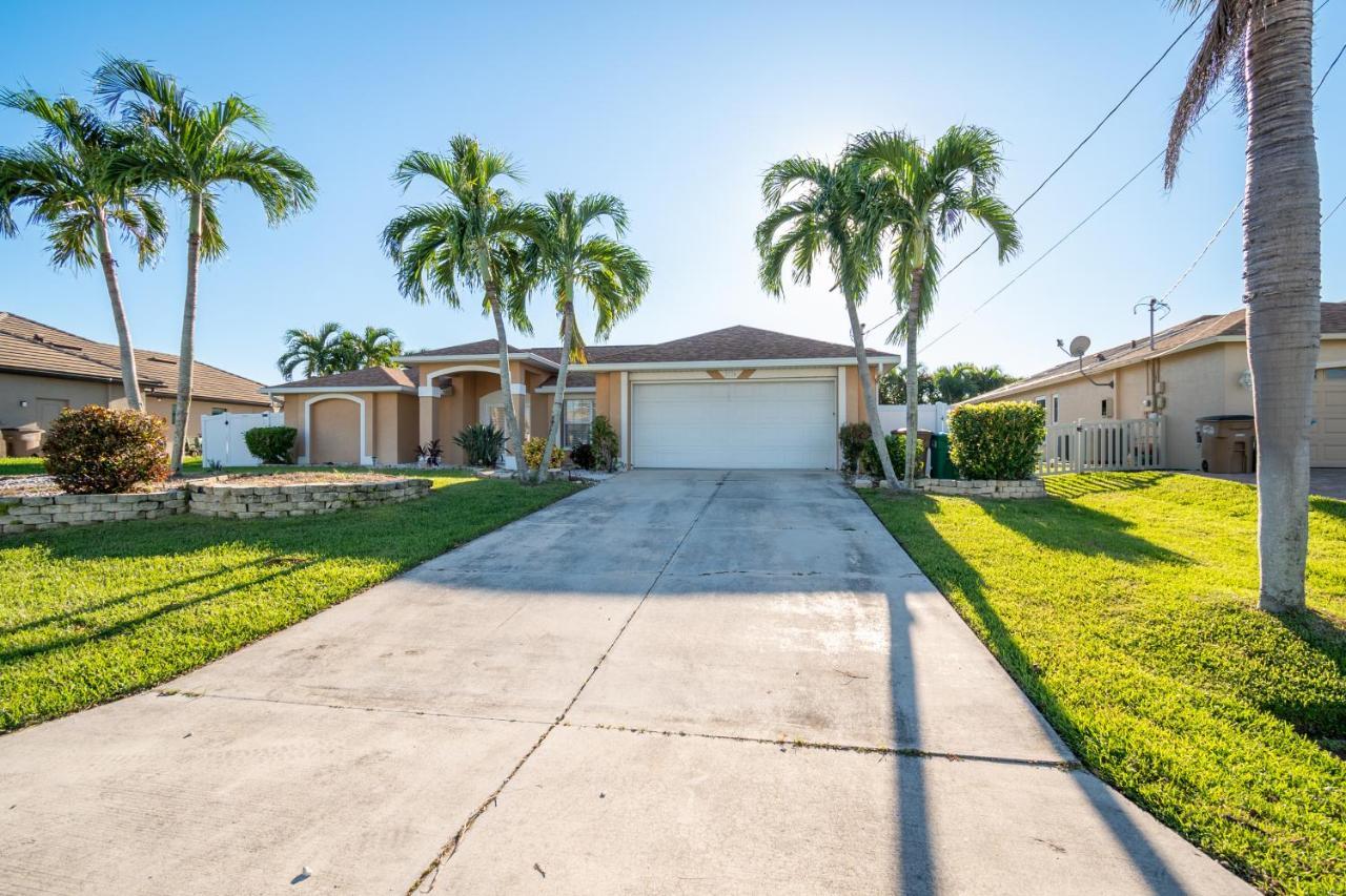 Holiday home Serene 3-bedroom Haven Near Sanibel Beach!