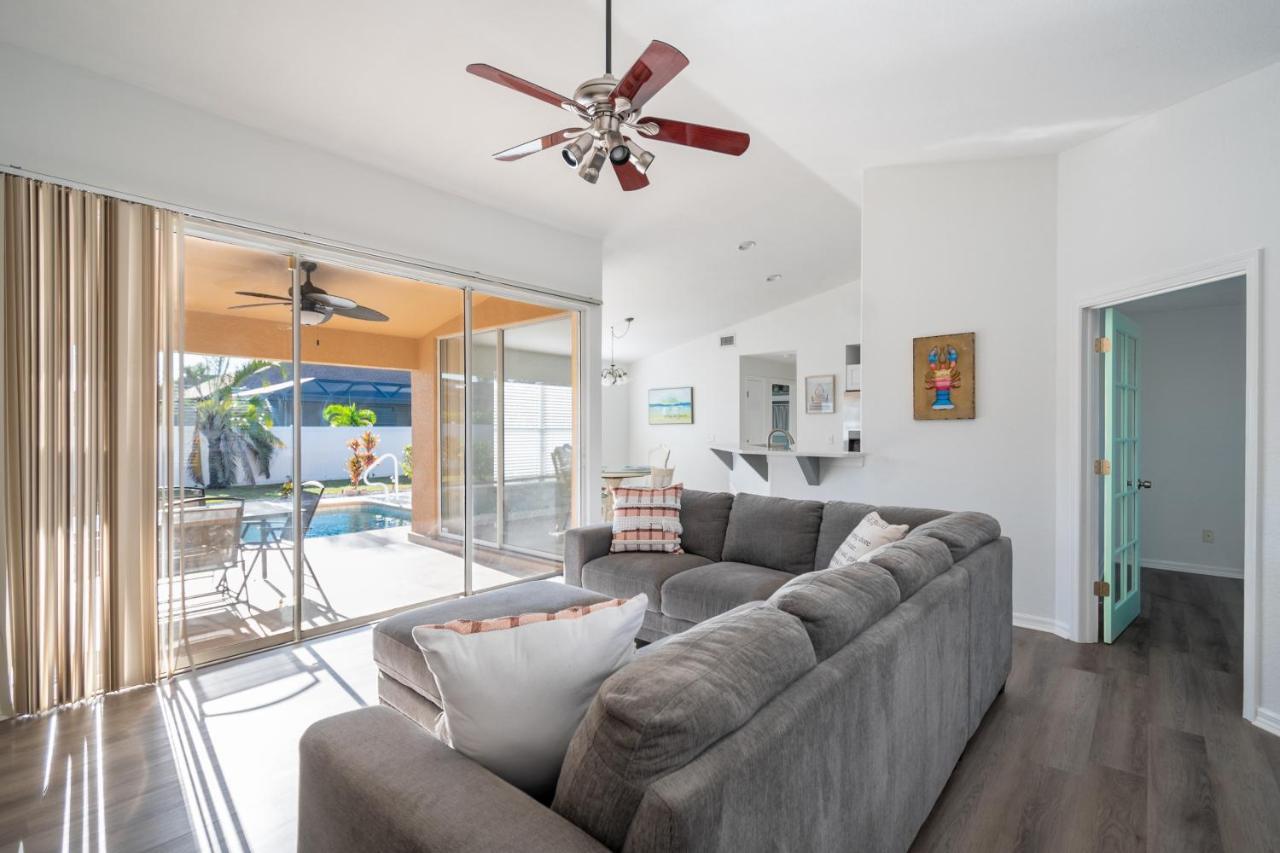 Holiday home Serene 3-bedroom Haven Near Sanibel Beach!